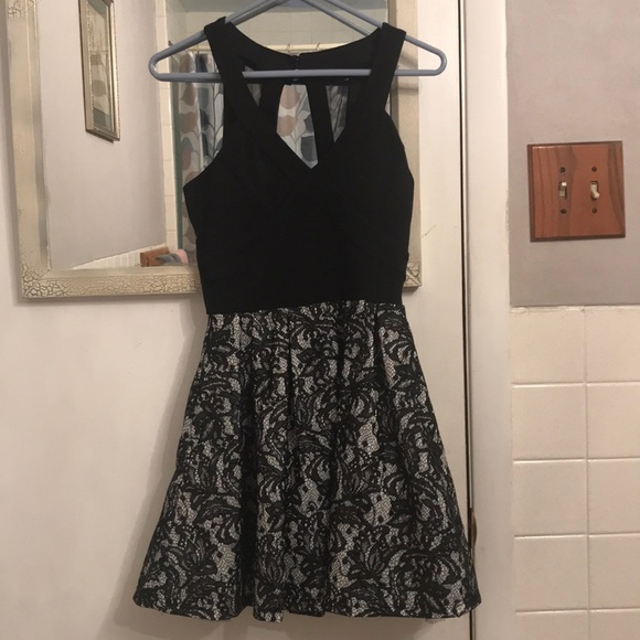 Black and White Formal Dress - Picture 5 of 8